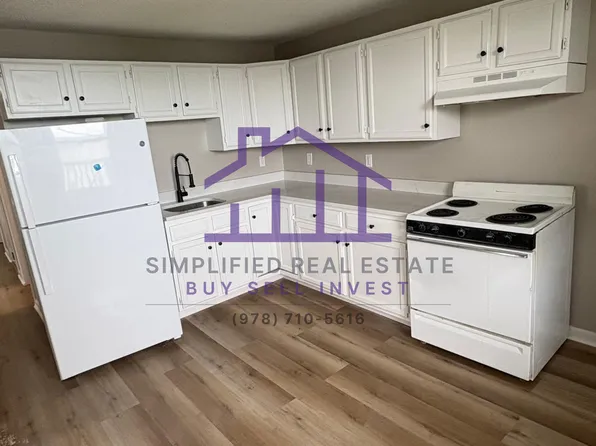 60 Providence St APT 3R, Worcester, MA 01604