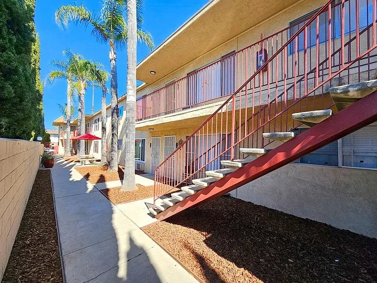 Westbrook Manor Apartments — Photo 19