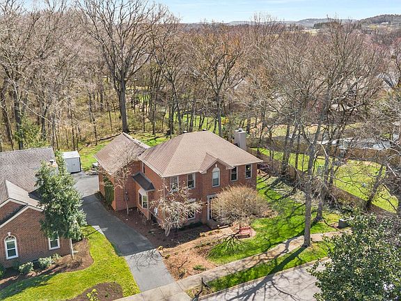 2nd image of 2573 Winder Dr