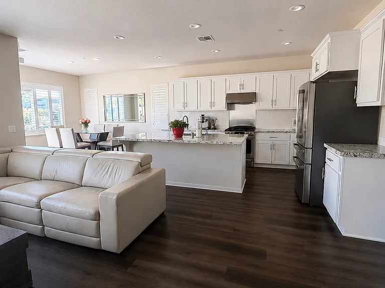 Bungalow Ln — Photo 8