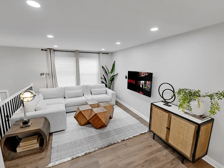 1700 Walnut Ave — Photo 10