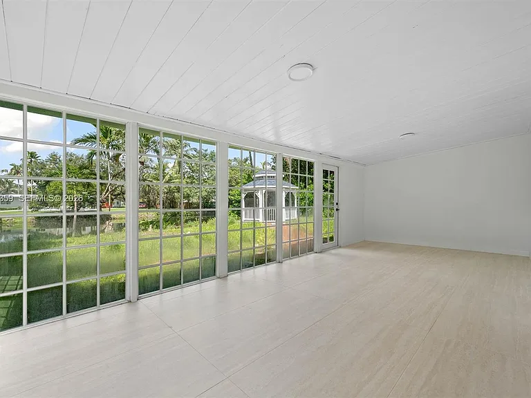 11770 Griffing Blvd — Photo 13