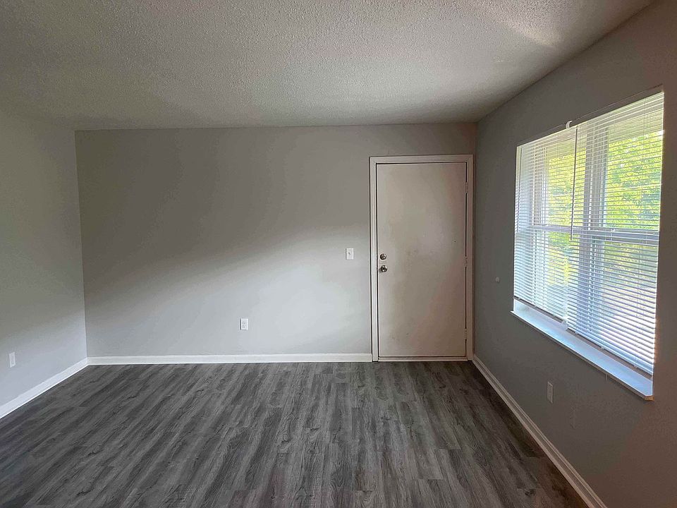 1st image of 102 Navaho Ct #3W