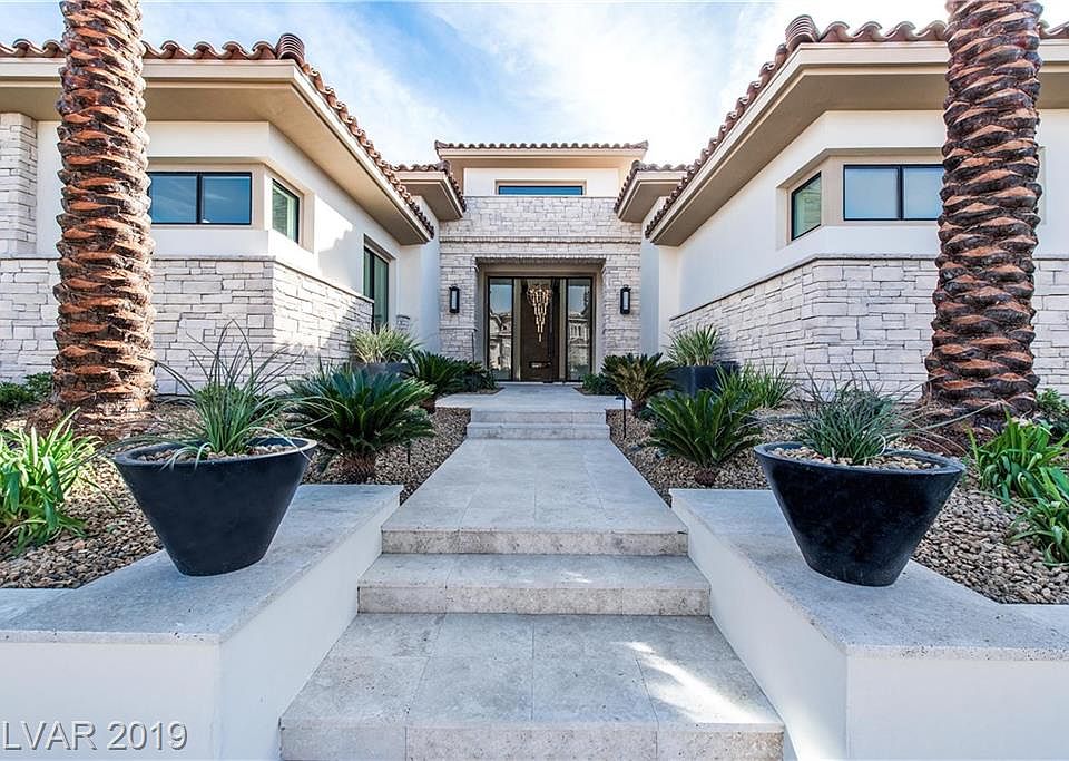 1st image of 33 Pebble Dunes Ct