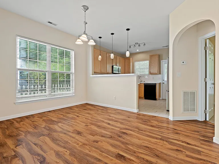 2225 Gablefield Ln — Photo 4