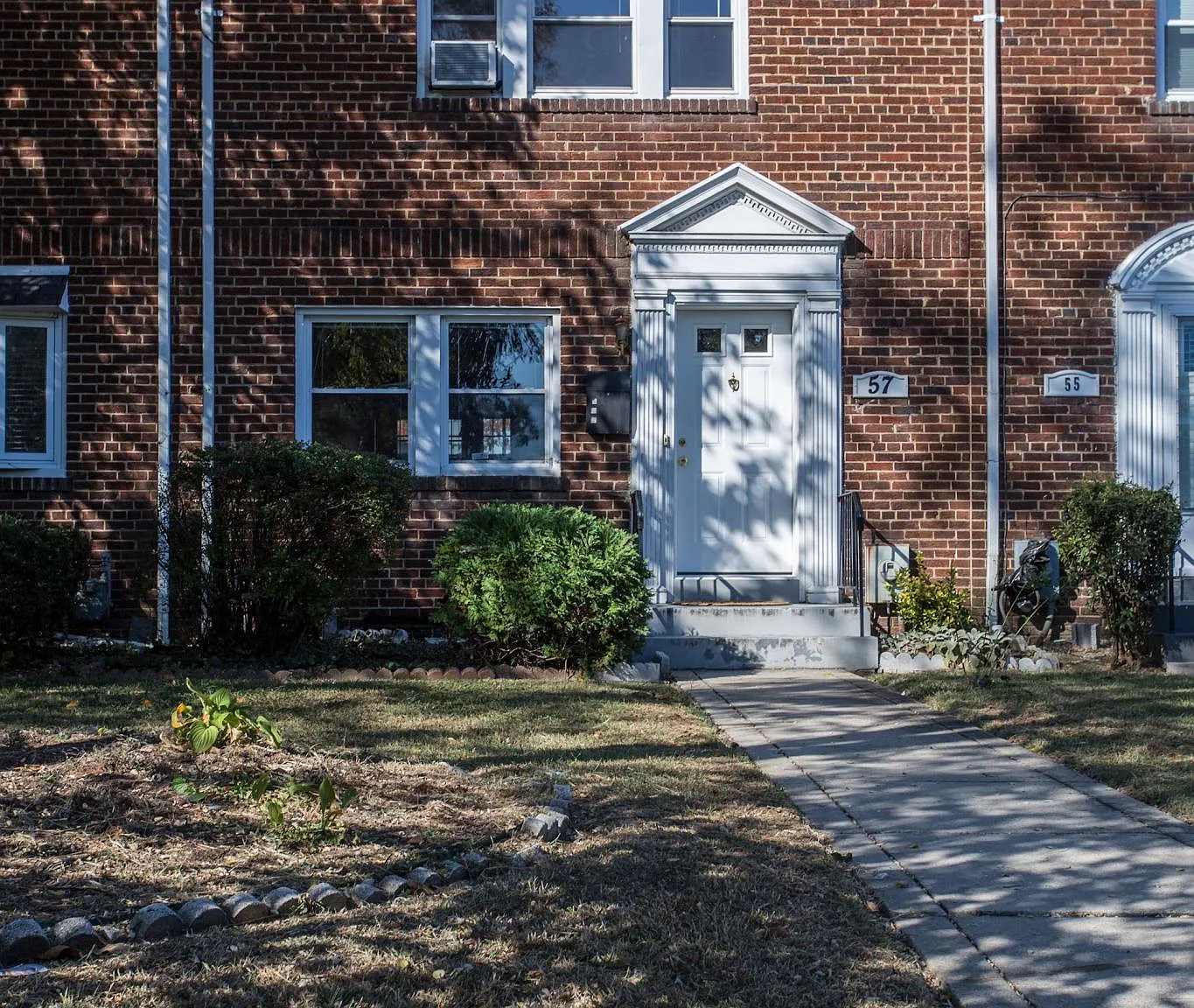 3 bed, 1901 sqft, $2,950 — Photo 1