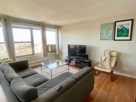 5th image of 3420 N Lake Shore Dr Unit 19LM