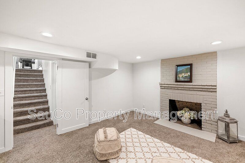 1st image of 6123 NE 25th Ave #B