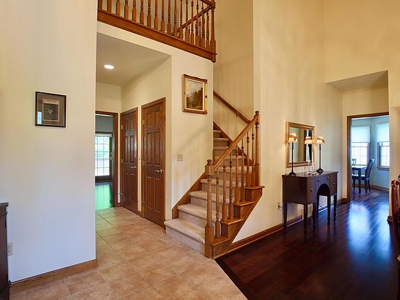 5th image of 1321 Meadows Dr