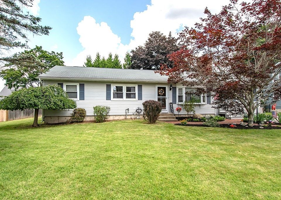 1st image of 40 Sanborn Dr