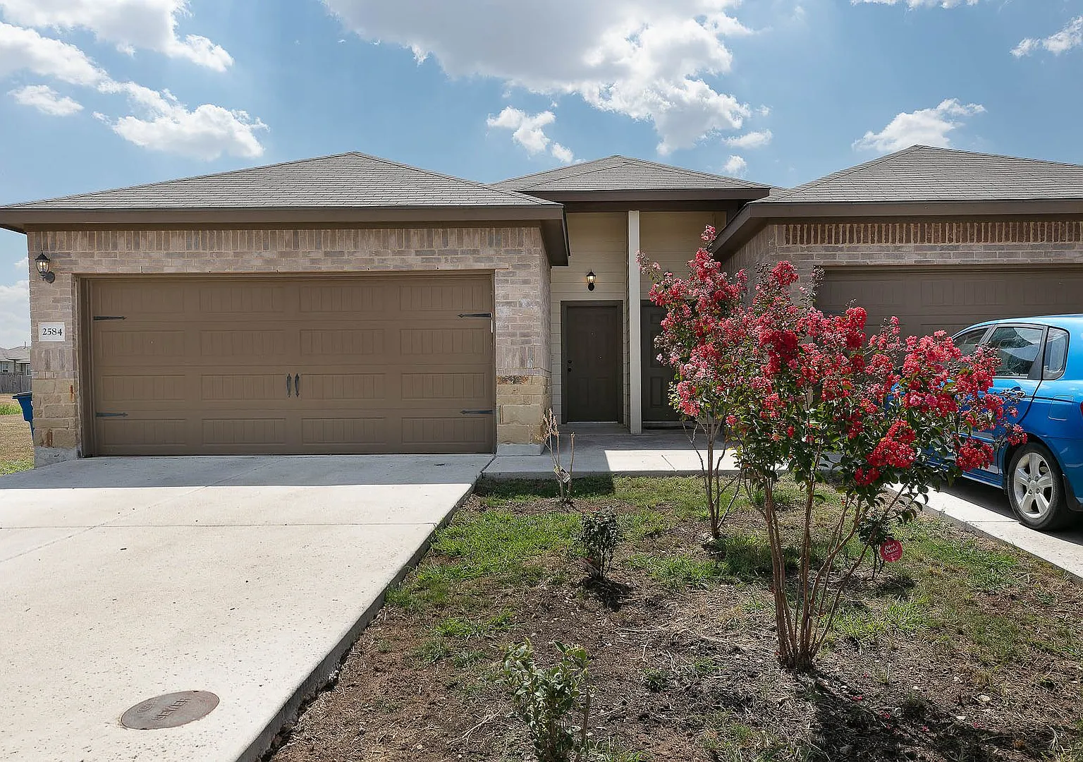 New Braunfels, TX~ 3 bedroom with Stained Concrete Floors ~ 2 Car Garage — Photo 2