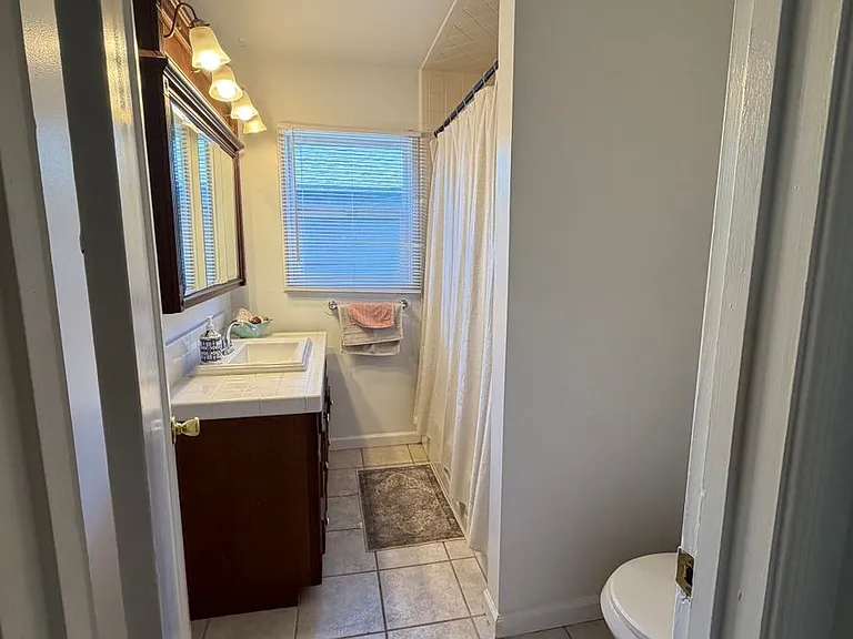 2036 Country Club Blvd — Photo 10