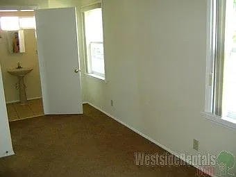 10639 Ayres Ave — Photo 7