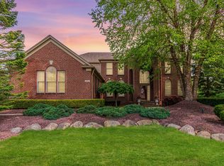 561 Manhattan Ct, Canton, MI