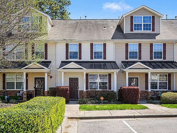 3rd image of 2403 Savior St