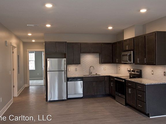 5th image of 1 Carlton Ave SE #102