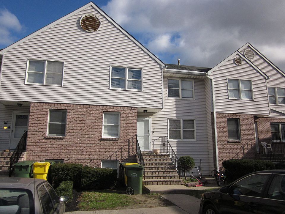 1st image of 38 E 9th St