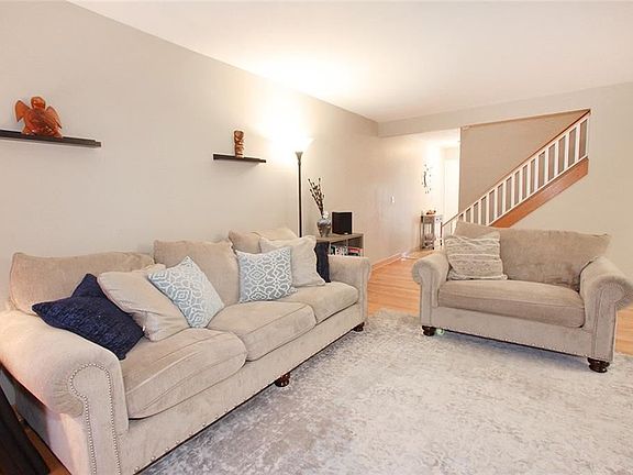 4th image of 4621 Wisteria Cir