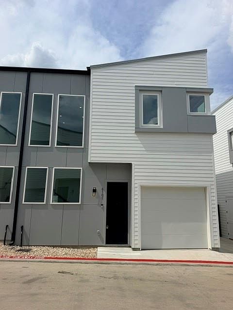 1st image of 2000 Riverside Farms Rd #6101