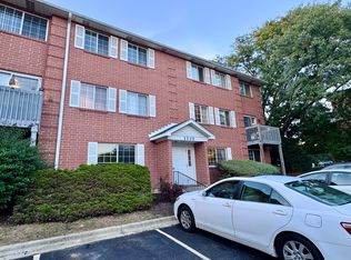 1330 S Lorraine Rd APT D, Wheaton, IL 60189