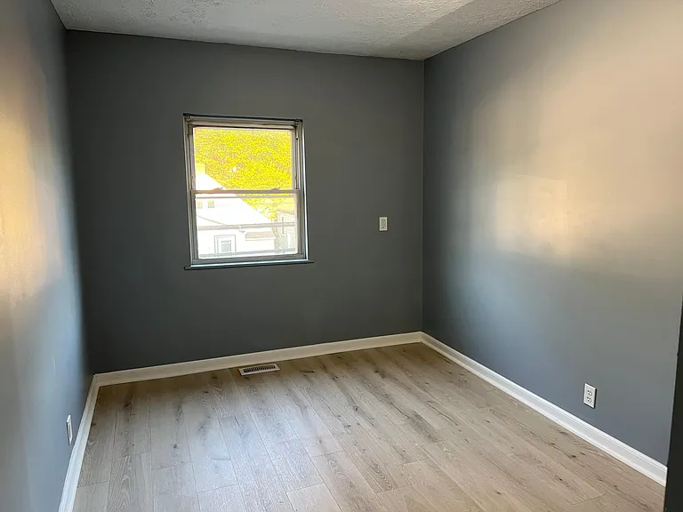500 Beecher St #1 — Photo 11
