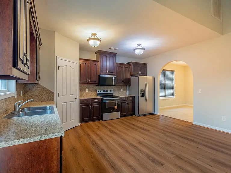 4525 Village Ct — Photo 9