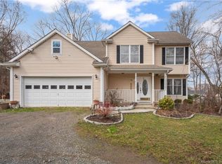 9 Catherine St, Danbury, CT 06811