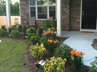 386 River Oak St, Spring Lake, NC 28390