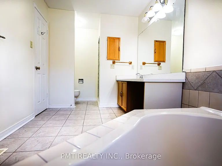 26 Dartmoor Dr #MAIN — Photo 14