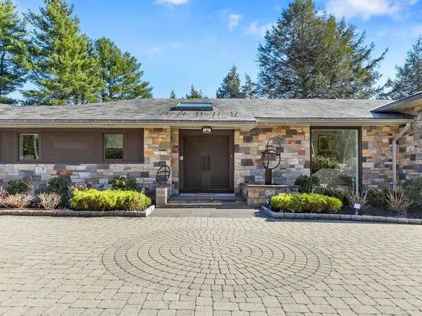 9 Singletree Rd, Brookline, MA 02467
