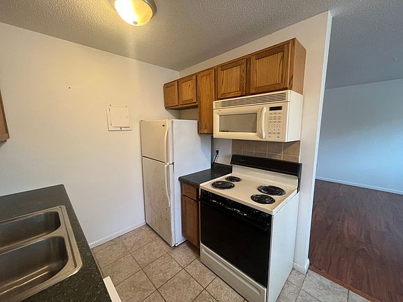 4th image of 1441 Marshall St NE APT 102