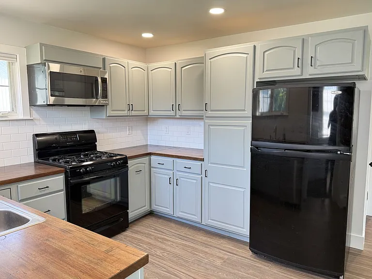 147 Manheim St. — Photo 2