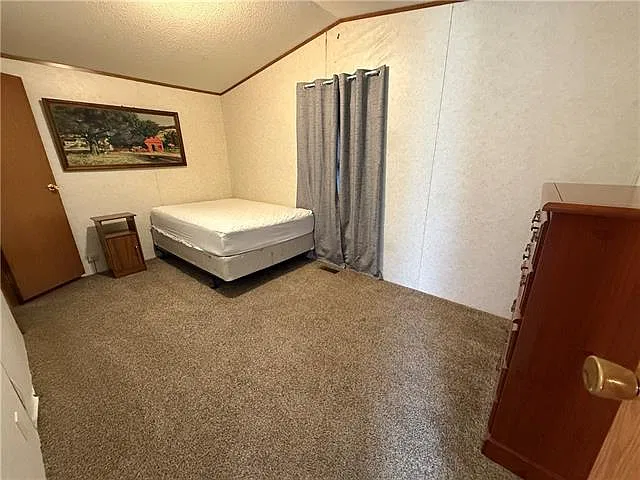 3 bed, 2.0 bath, 1100 sqft, $1,700 — Photo 2