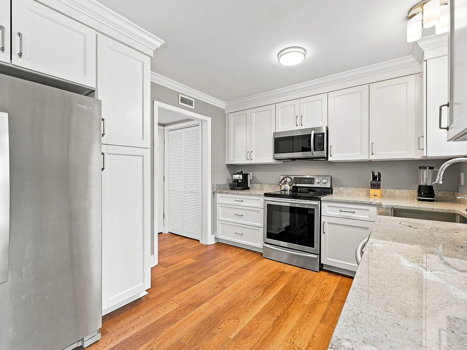 126 Oakmont Dr — Photo 4