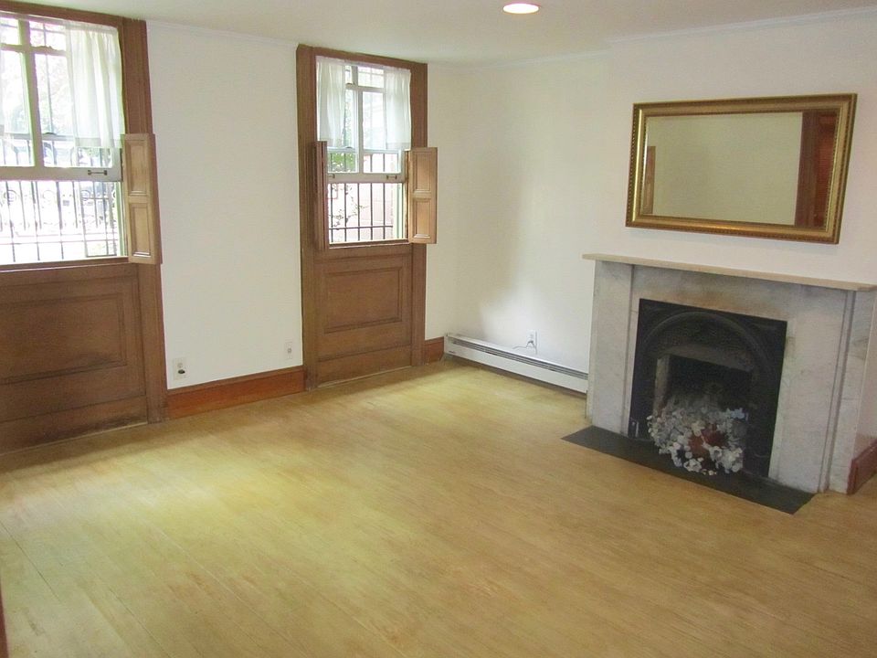 1st image of 287 Cumberland St #1