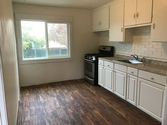 3rd image of 3471 Stauss Ave