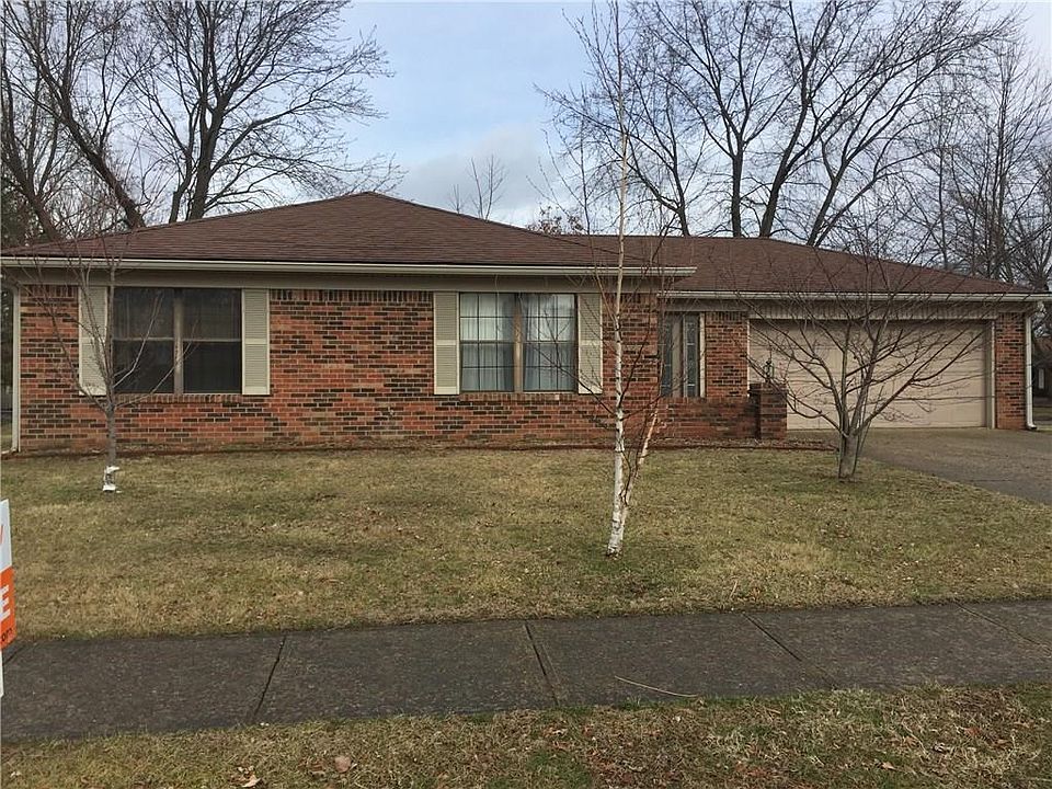 1st image of 718 Bitter Bark Ln