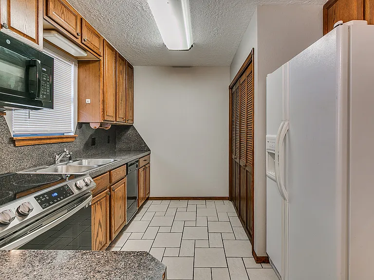 1204 N Crawford Ave #1204 — Photo 6