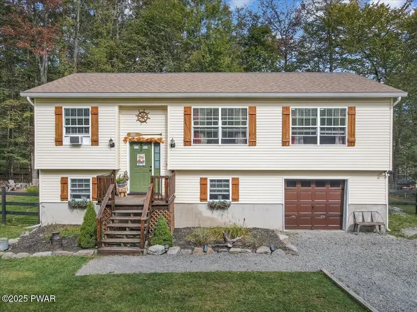 103 Ridge Cir, Greentown, PA 18426