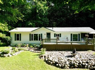 5751 E Yankee Rd, Edmore, MI 48829