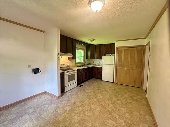 4th image of 419 Crystal Dr