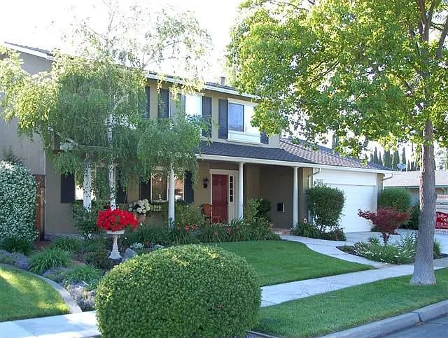2272 Crestline Rd photo 1
