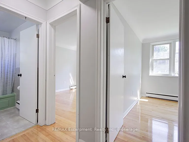 830 Robinson St #102 — Photo 17