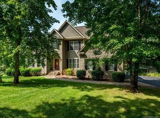 299 White Oak Ln, Tryon, NC 28782