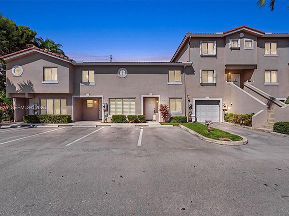 2nd image of 105 Riviera Cir