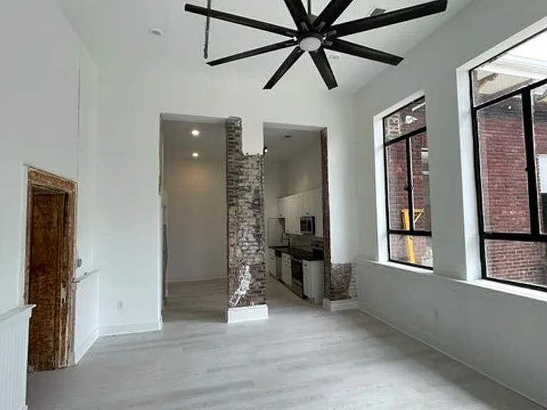 33 Stevens St — Photo 2