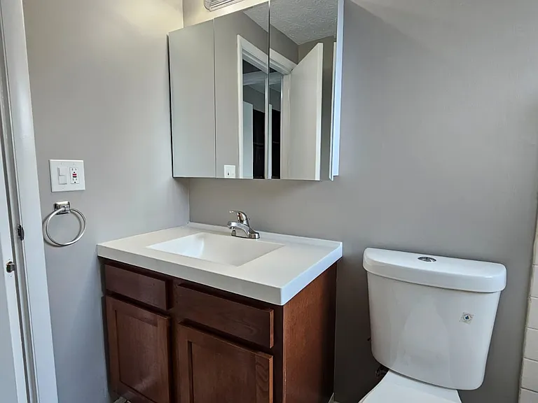 Foster Garden Apartments — Photo 9