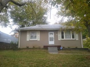 10021 Stimson Dr, Saint Louis, MO 63137