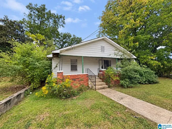 10 Center St, Bessemer, AL 35020