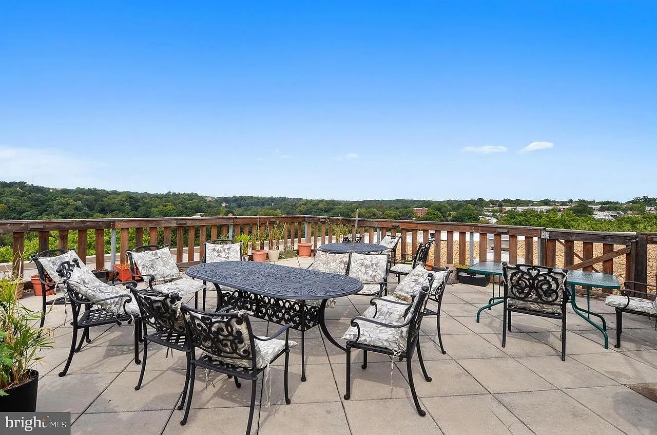 1801 Clydesdale Pl NW — Photo 4